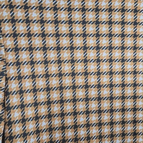 ROKH.. mask, houndstooth, turtleneck top.. - Picture 6 of 14